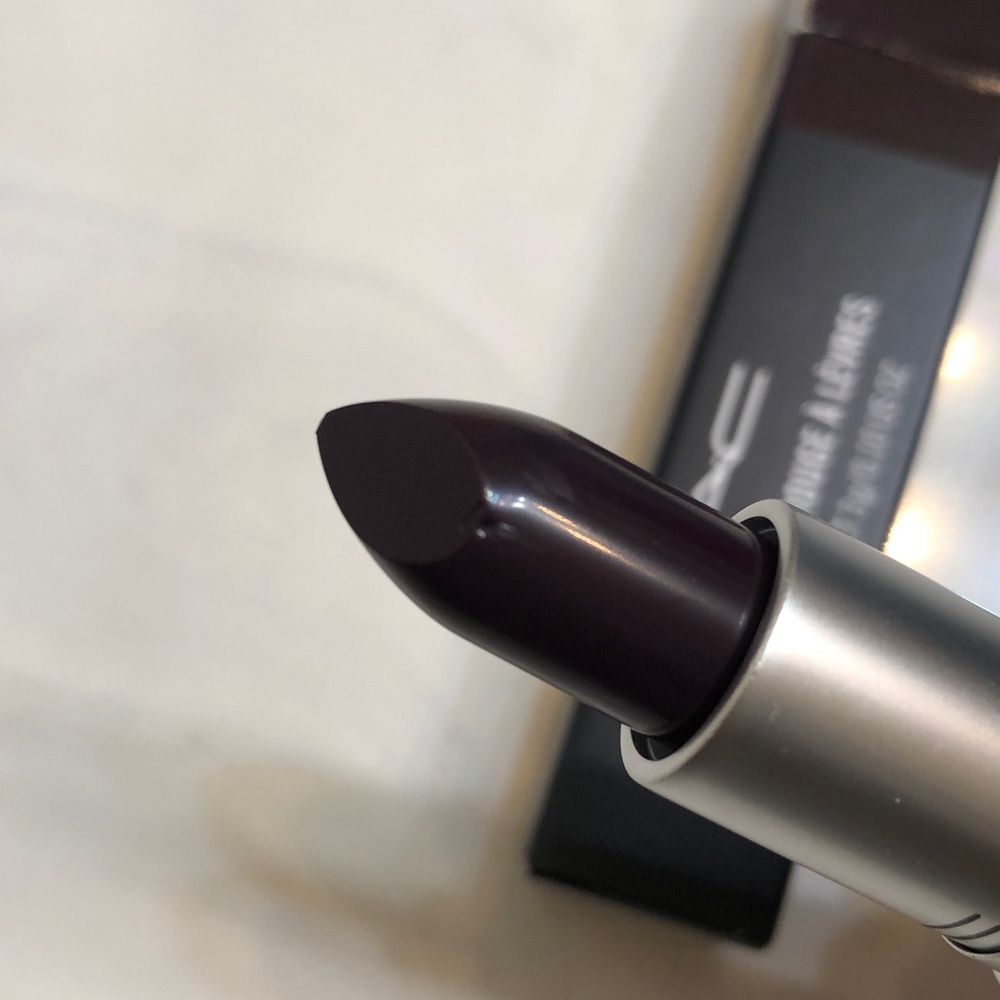 MAC Satin Lipstick Shade 805 Cyber 3g Discontinued Shade NEW With BOX - Picture 11 of 11